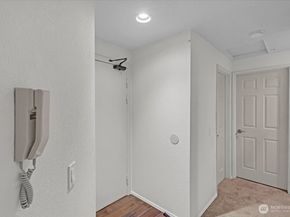 8653 Avondale Rd NE D208, Redmond WA 98052
