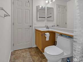 8653 Avondale Rd NE D208, Redmond WA 98052