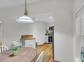 8653 Avondale Rd NE D208, Redmond WA 98052