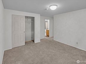 8653 Avondale Rd NE D208, Redmond WA 98052