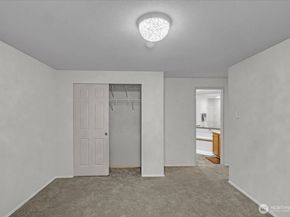 8653 Avondale Rd NE D208, Redmond WA 98052