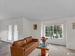 8653 Avondale Rd NE D208, Redmond WA 98052