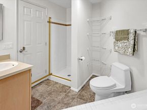 8653 Avondale Rd NE D208, Redmond WA 98052