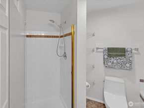 8653 Avondale Rd NE D208, Redmond WA 98052