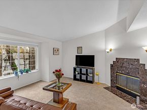 8653 Avondale Rd NE D208, Redmond WA 98052