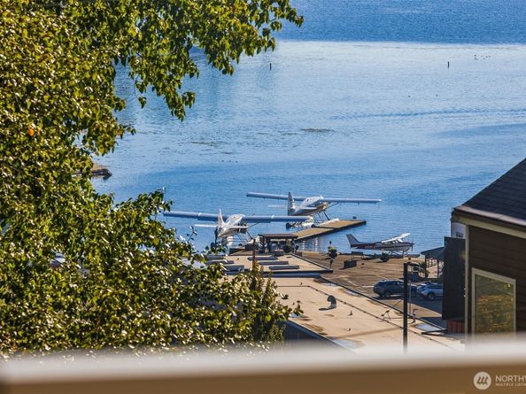 6404 NE 181st Street A&B, Kenmore WA 98028