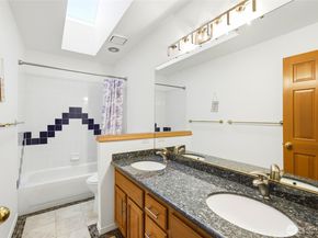 13945 SE 159th Place, Renton WA 98058