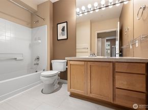 300 110th Avenue NE 515, Bellevue WA 98004