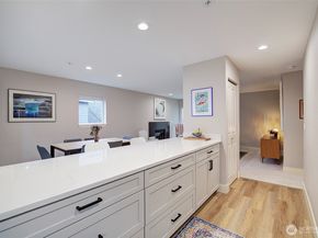 215 20th Avenue E 307, Seattle WA 98112