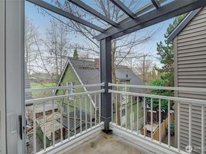 215 20th Avenue E 307, Seattle WA 98112