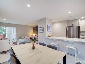 215 20th Avenue E 307, Seattle WA 98112