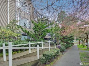 215 20th Avenue E 307, Seattle WA 98112