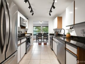 1226 6th Avenue S A102, Edmonds WA 98020