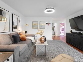 1226 6th Avenue S A102, Edmonds WA 98020