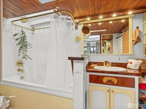 2706 Westlake Avenue N 01A, Seattle WA 98109