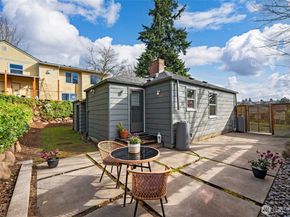 2849 36th Avenue W, Seattle WA 98199