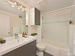 2849 36th Avenue W, Seattle WA 98199