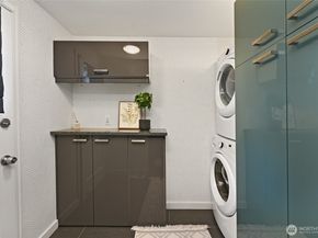 2849 36th Avenue W, Seattle WA 98199
