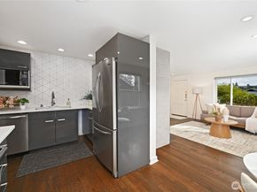 2849 36th Avenue W, Seattle WA 98199