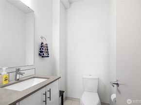 321 W Olympic Place A, Seattle WA 98119
