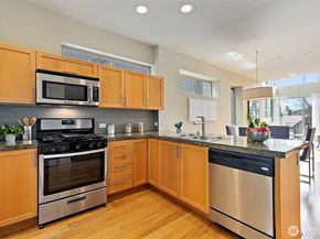4206 213th Place SE 35, Issaquah WA 98029