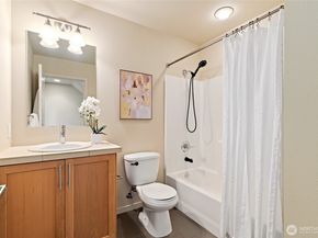 4206 213th Place SE 35, Issaquah WA 98029