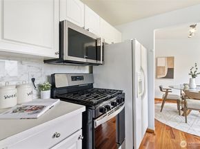 23217 NE 10th Place, Sammamish WA 98074