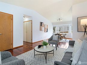 23217 NE 10th Place, Sammamish WA 98074