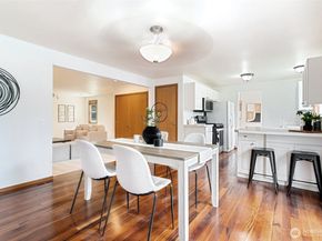 23217 NE 10th Place, Sammamish WA 98074