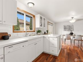 23217 NE 10th Place, Sammamish WA 98074