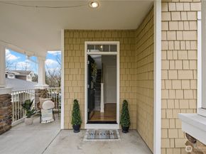 35327 SE Kinsey Street 604, Snoqualmie WA 98065