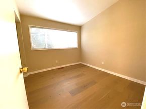 10231 NE 24th Street, Bellevue WA 98004