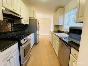 10231 NE 24th Street, Bellevue WA 98004