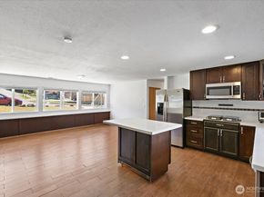 2802 NE 23rd Place, Renton WA 98056