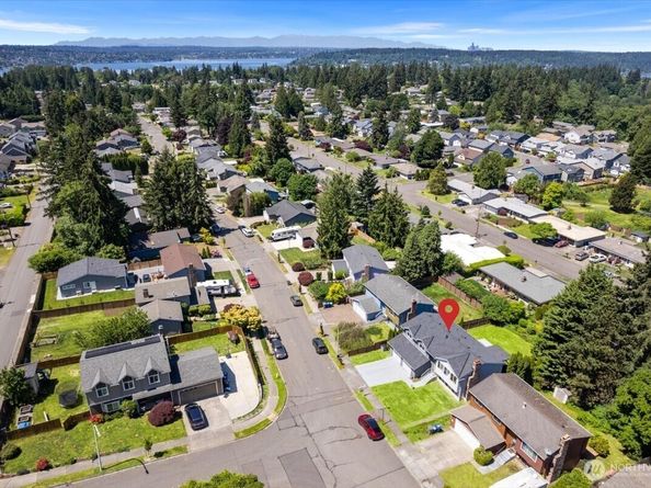2802 NE 23rd Place, Renton WA 98056
