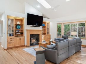 15618 163rd Avenue NE, Woodinville WA 98072