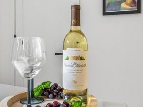 10626 E Riverside Dr, Bothell WA 98011