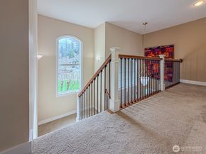 24504 SE 42nd PL, Sammamish WA 98029