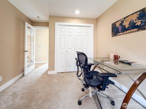24504 SE 42nd PL, Sammamish WA 98029