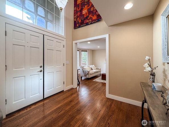 24504 SE 42nd PL, Sammamish WA 98029