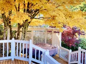 24504 SE 42nd PL, Sammamish WA 98029