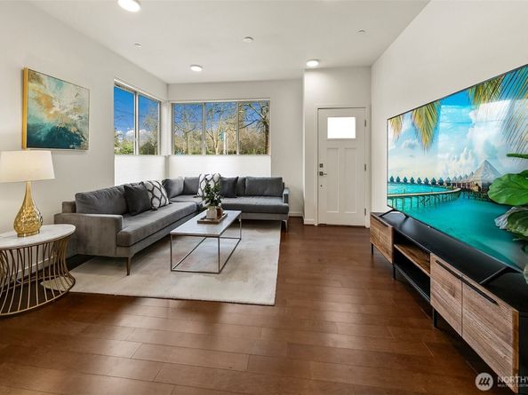 1496 159th Place NE 2.1, Bellevue WA 98008