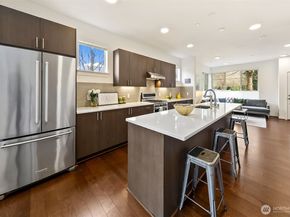 1496 159th Place NE 2.1, Bellevue WA 98008