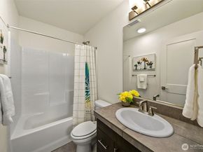 1496 159th Place NE 2.1, Bellevue WA 98008