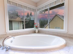 36010 11th Ave SW, Federal Way WA 98023