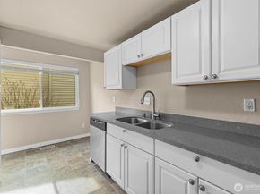 24619 12th Avenue S, Des Moines WA 98198