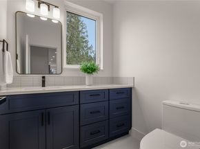 8923 166th Ave NE 103, Redmond WA 98052