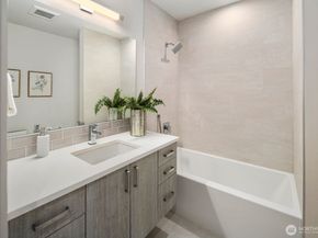 8042 B 35th Avenue NE, Seattle WA 98115