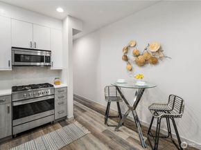 8042 B 35th Avenue NE, Seattle WA 98115