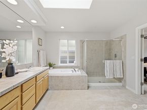 11922 82nd Place NE, Kirkland WA 98034